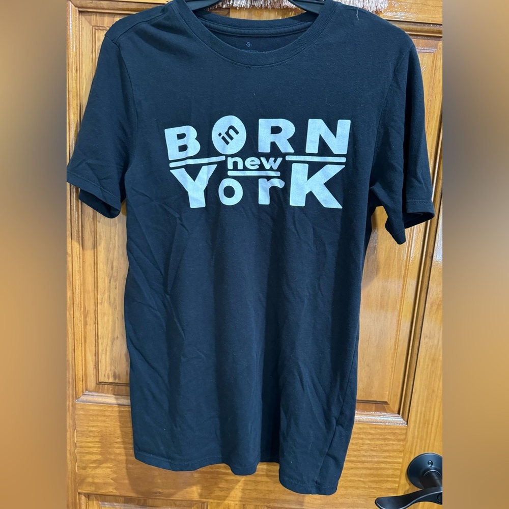 Men graphic T shirt size S
